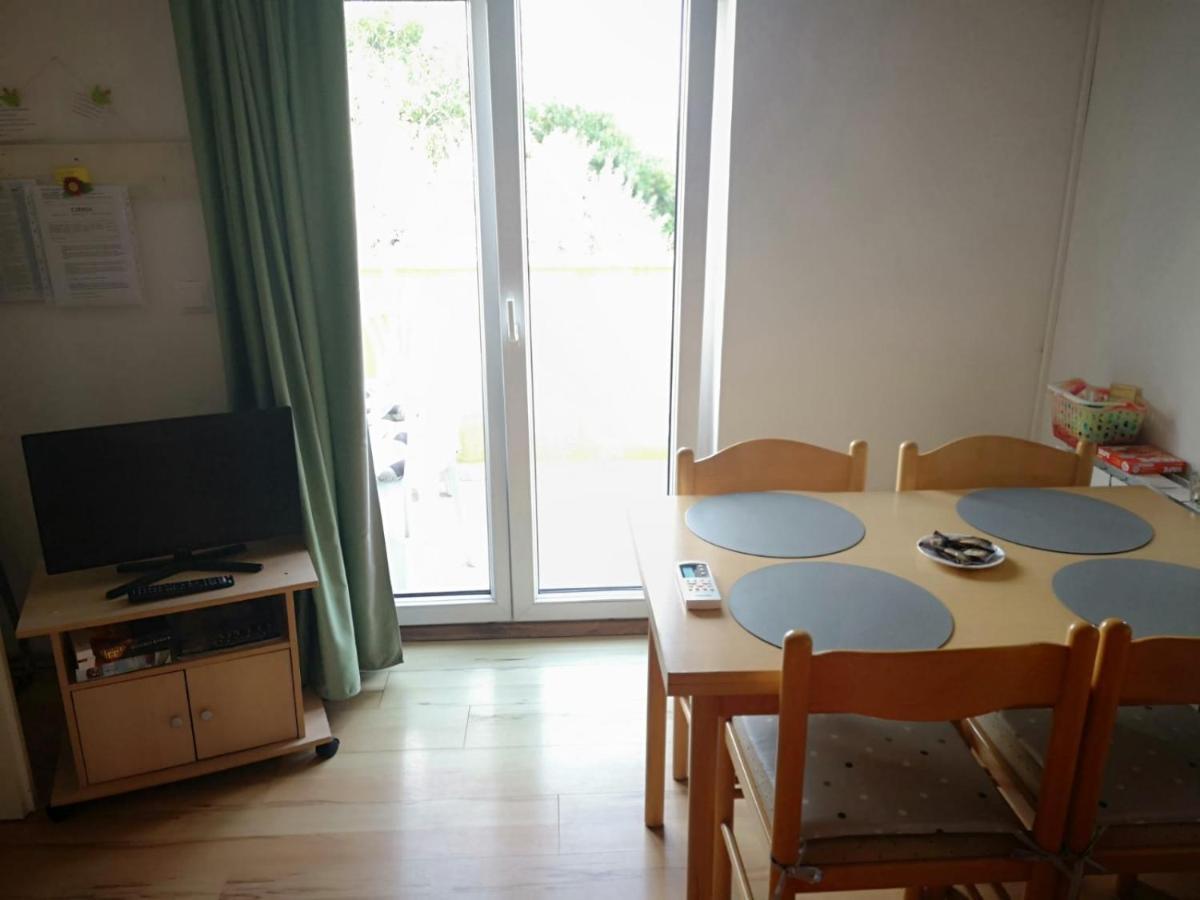 Apartment Samanta Шишан Екстер'єр фото