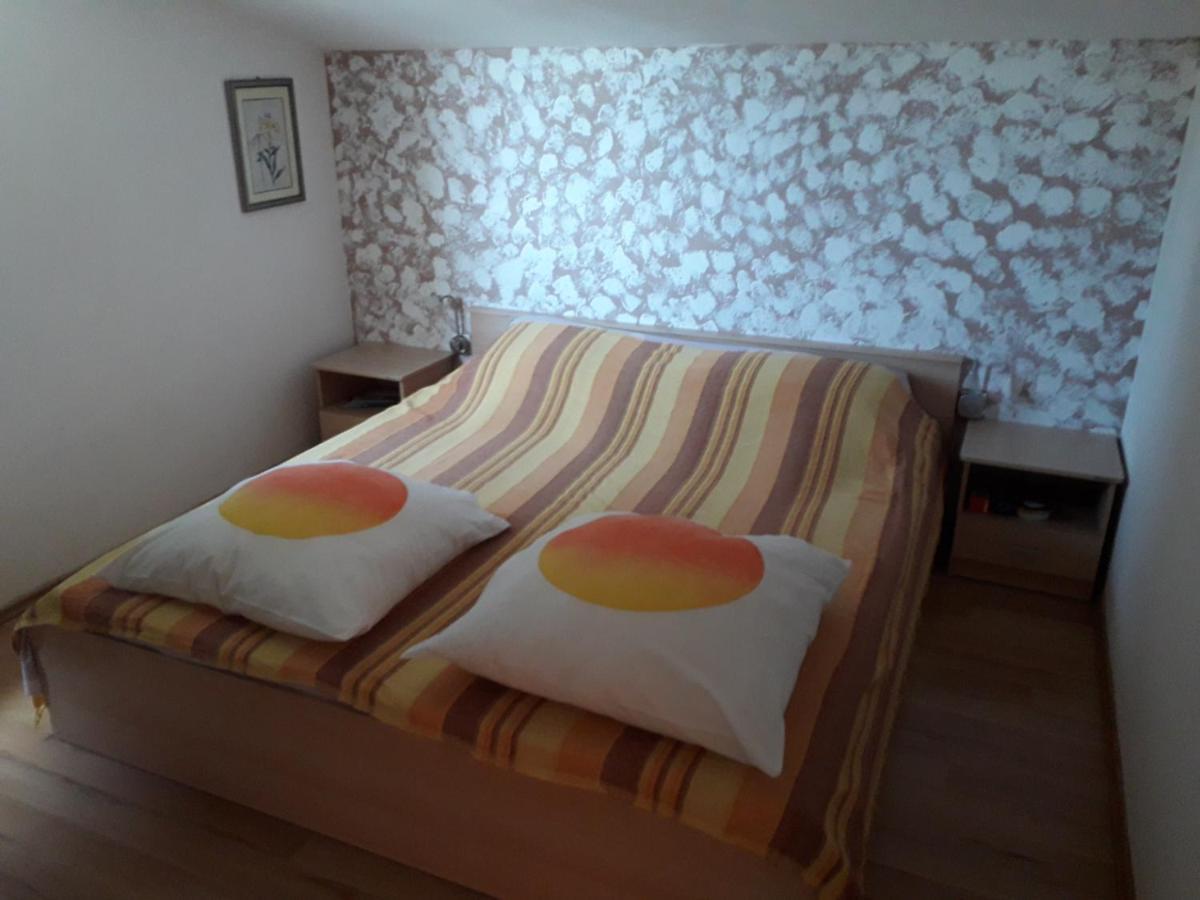 Apartment Samanta Шишан Екстер'єр фото